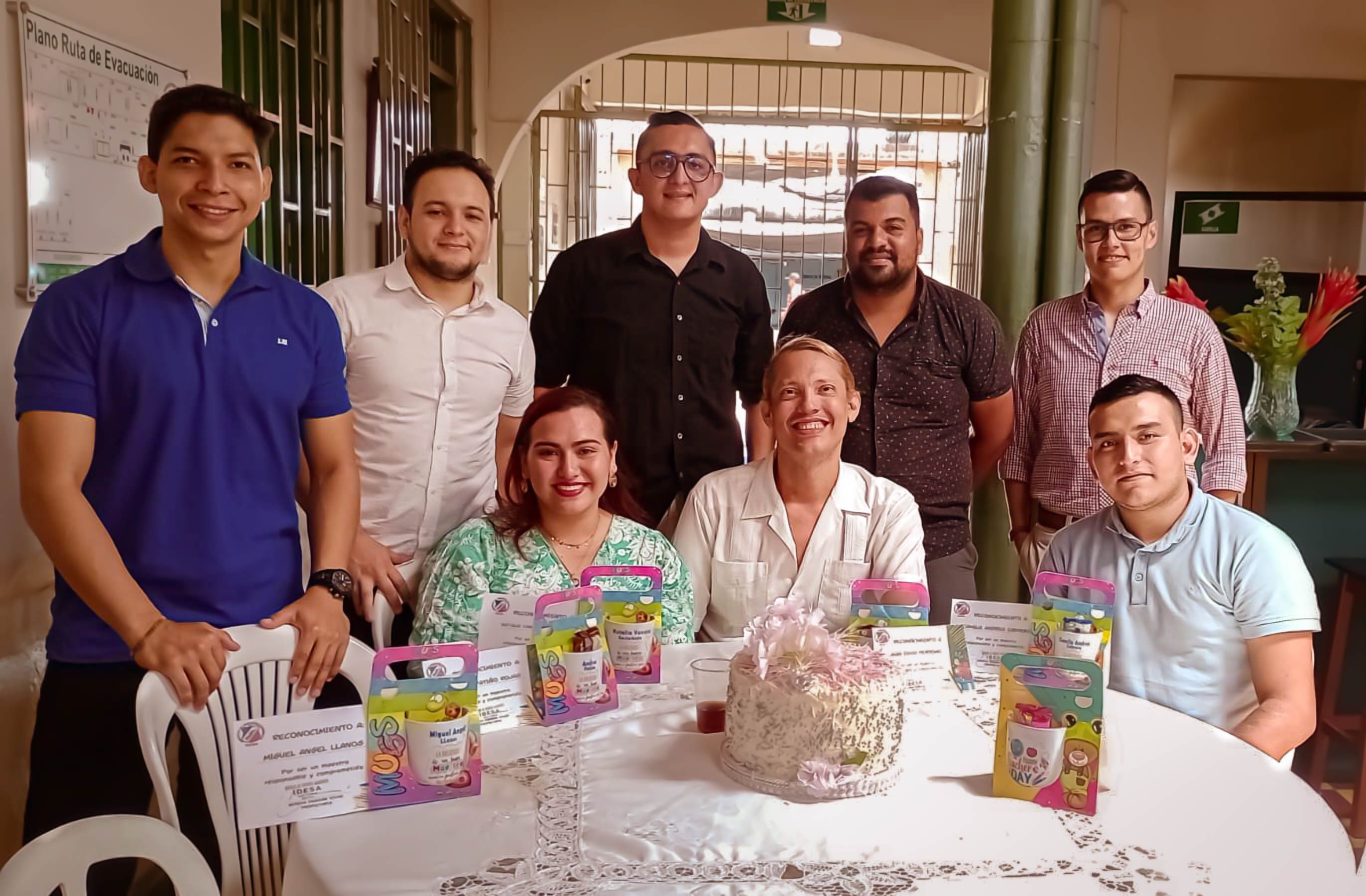 Feliz Día del Maestro, les desea el Colegio Idesa - Imagen 3