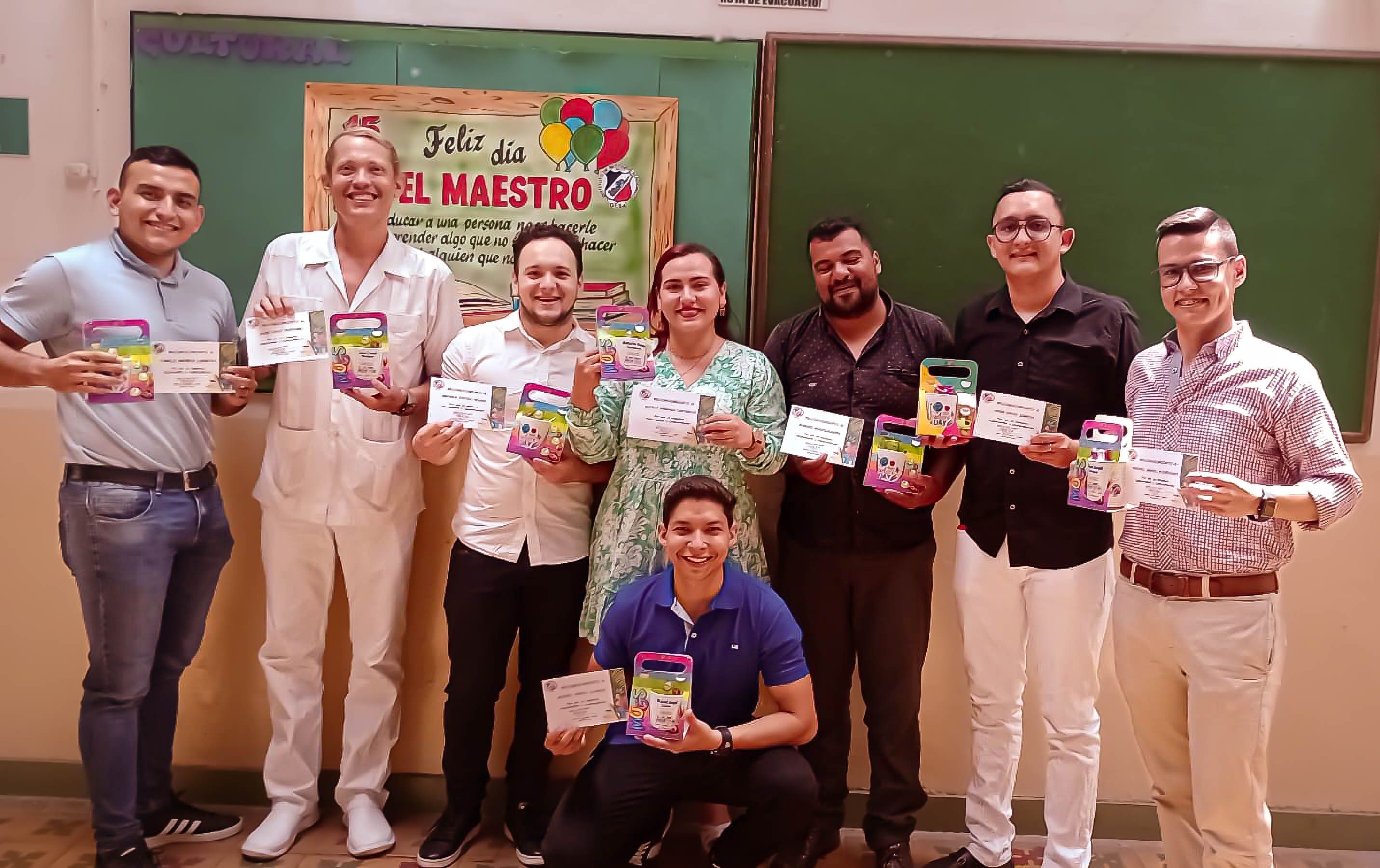 Feliz Día del Maestro, les desea el Colegio Idesa - Imagen 4