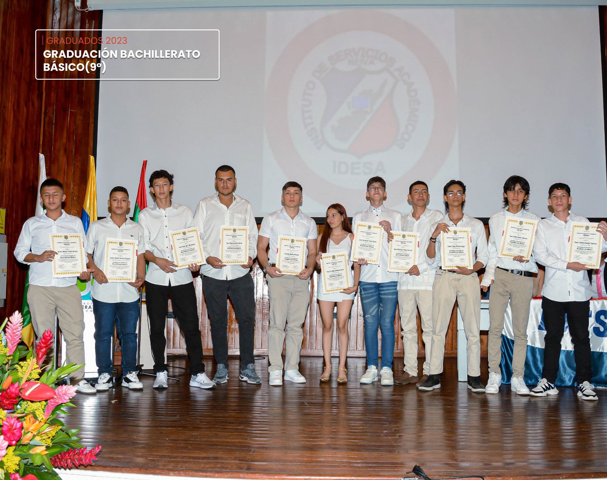Fotos de la Ceremonia de Graduación Bachilleratos Básico(9°) y Académico(11°) - Imagen 1