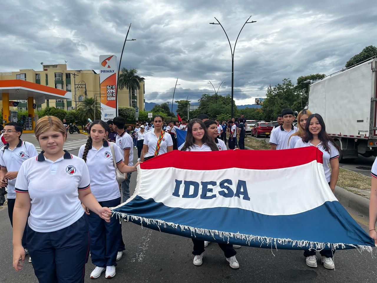¡El Colegio IDESA presente en los Juegos Intercolegiados 2025! ⚽🏀🔥 - Imagen 2