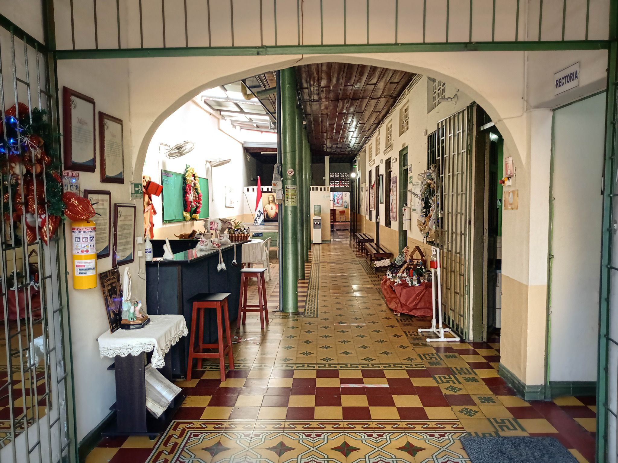 Preparación de instalaciones del Colegio IDESA